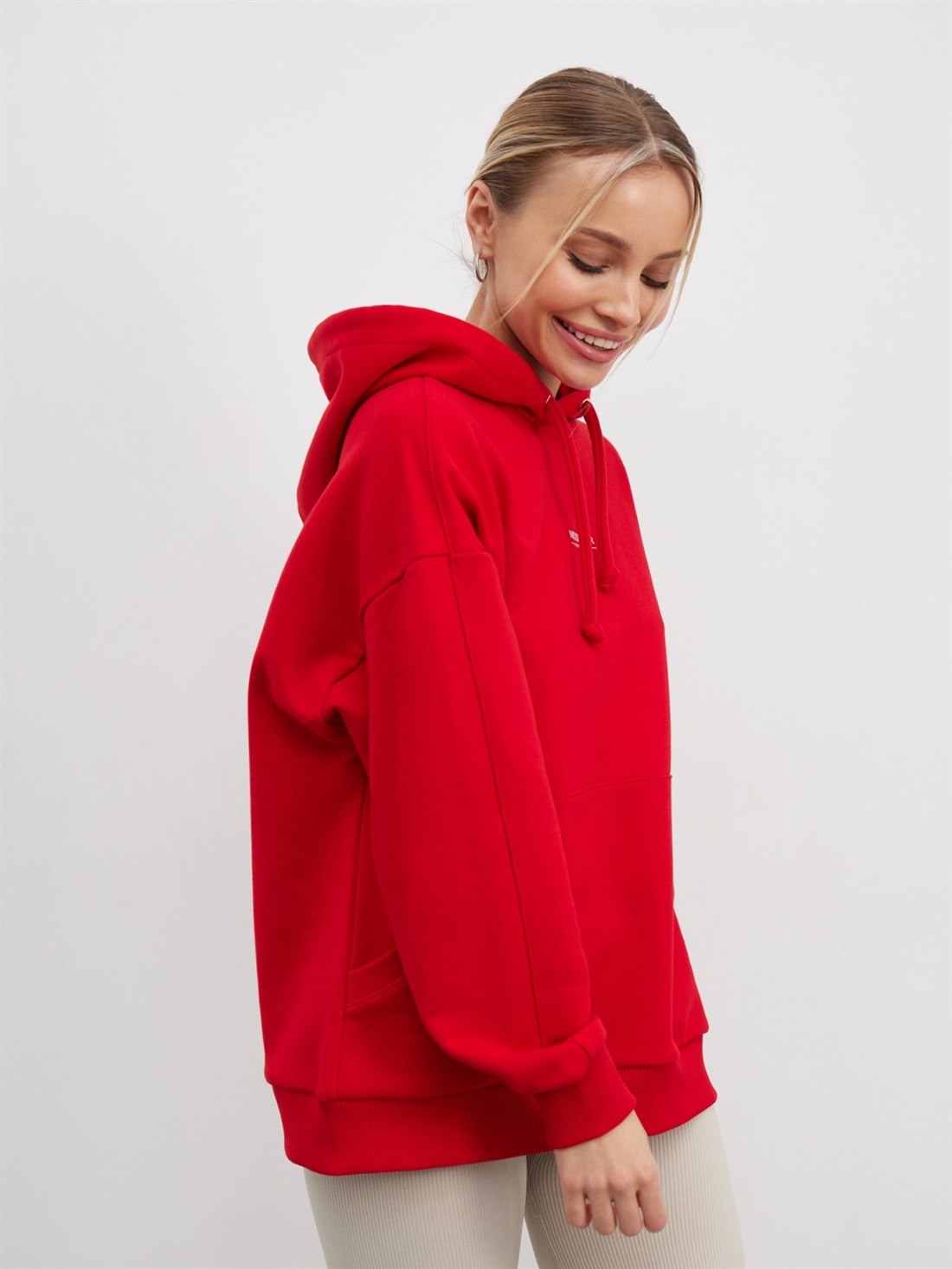 Свитшоты оверсайз женские. Толстовка оверсайз. Эстетик одежда оверсайз. Без оверсайз. Корейский стиль оверсайз.